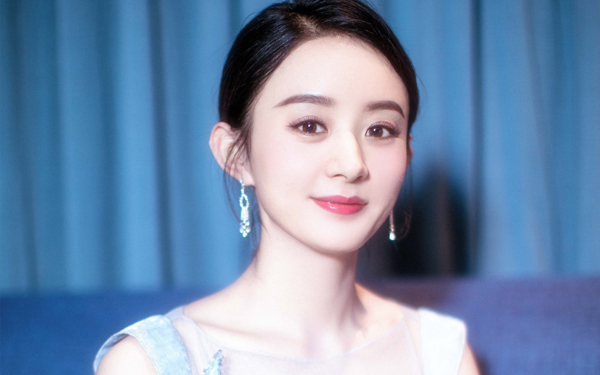 塞维利亚红，当劳塔罗在生死战的血色黄昏中为哥伦比亚哭泣