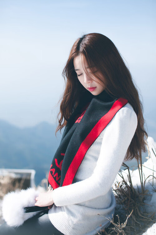 欧冠淘汰赛夜空中最亮的星，爱德华兹攻防两端的完美统治