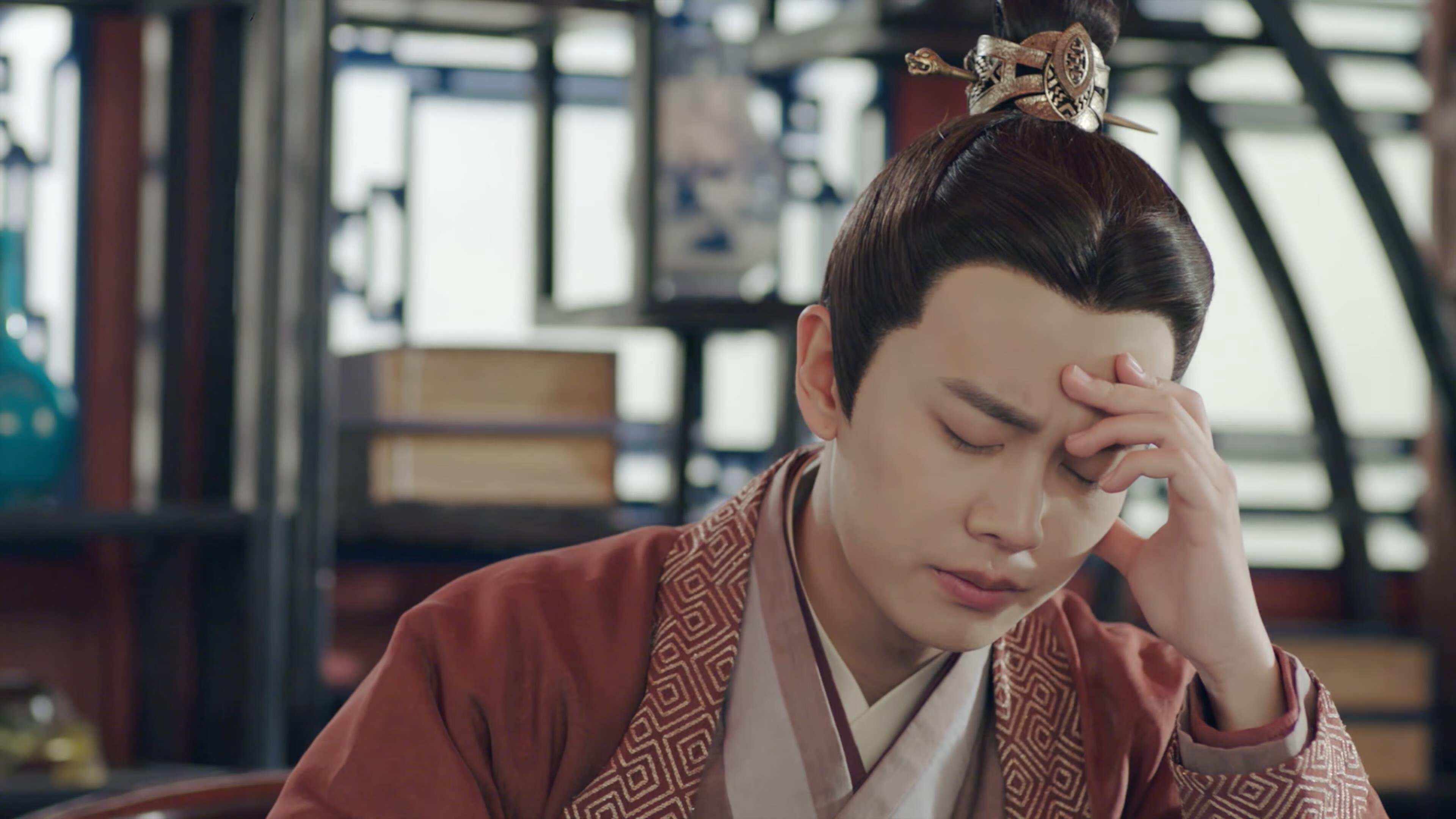 同日双冠，安菲尔德的红潮与巴林赛道的蓝焰—当足球与F1在极限之日交汇