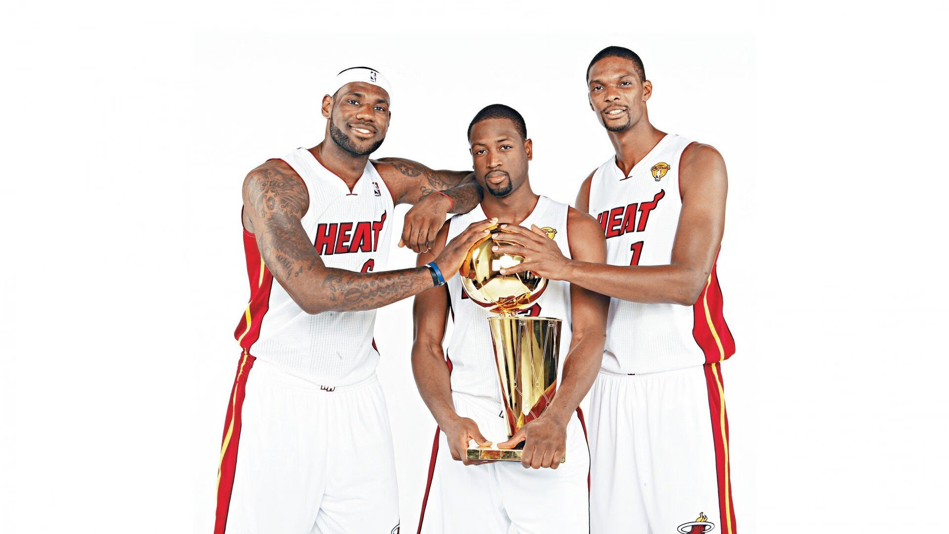 跨界巅峰对决，德罗赞关键节点连砍12分，广东队轻取雷霆展团队威力