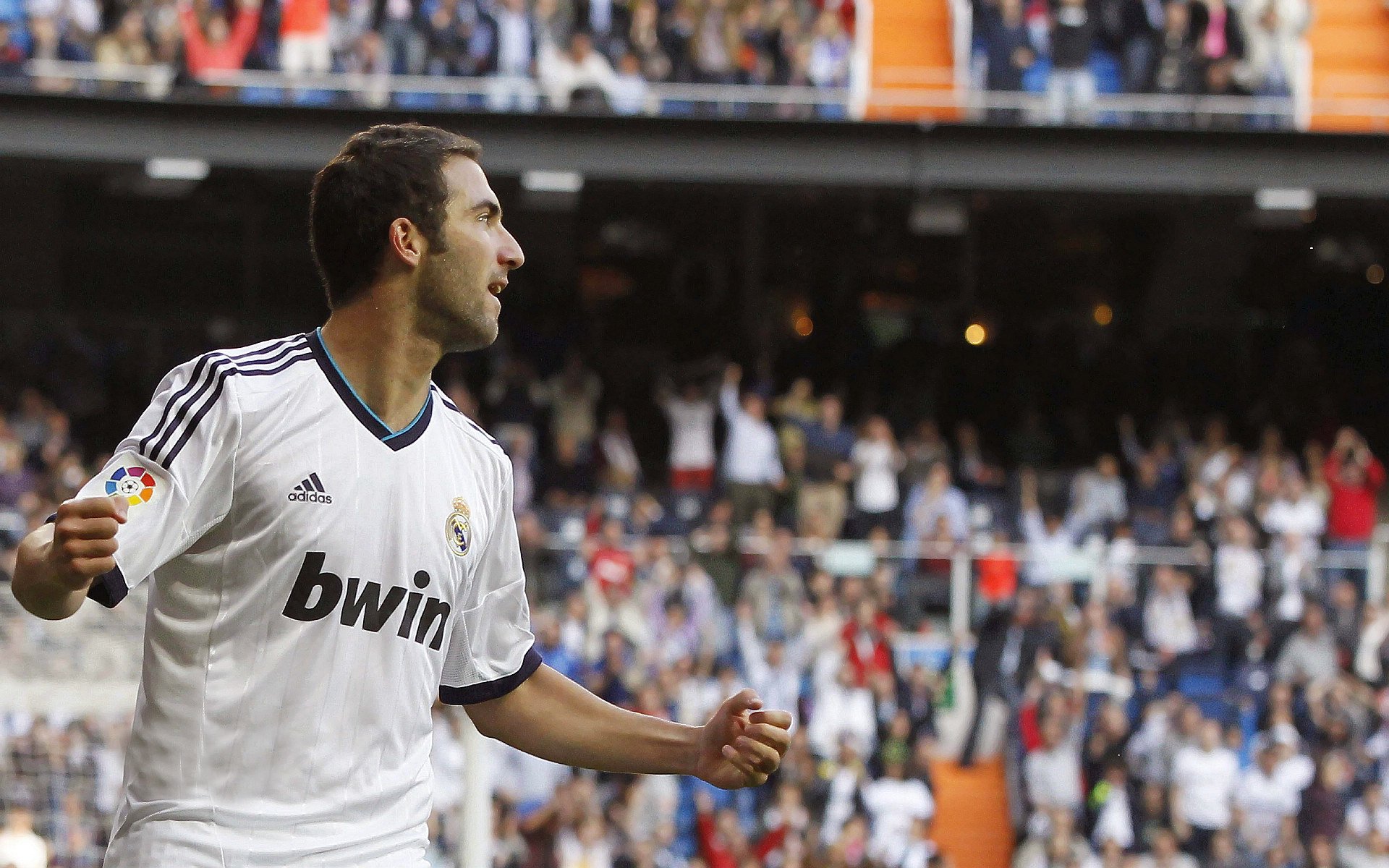 赛道上的篮板王，浓眉在上海车展意外接管F1揭幕战