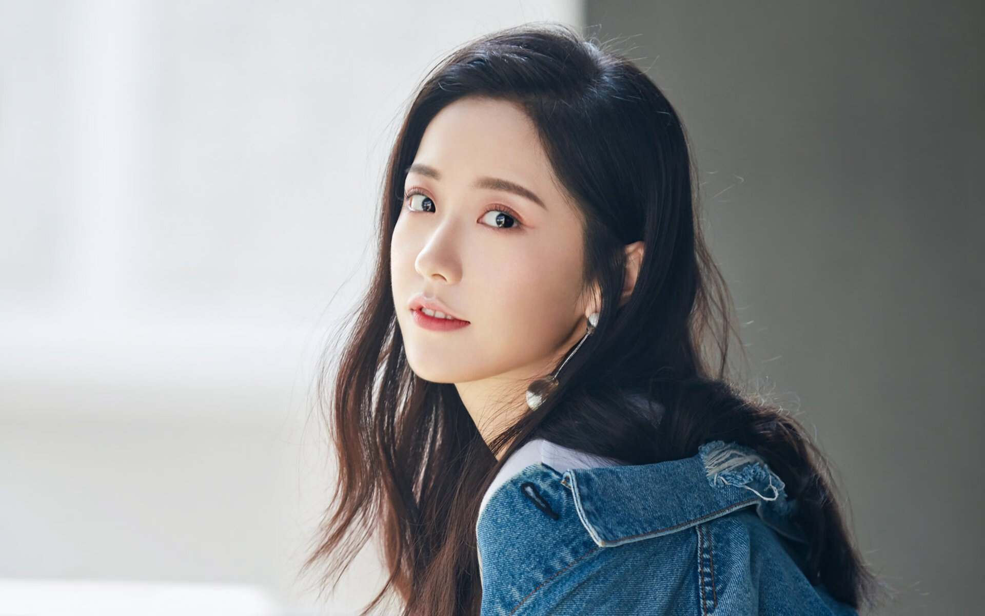 孤胆英雄的红色警报,梅西独舞主宰生死战,匈牙利极限爆破智利,F组格局一夜洗牌